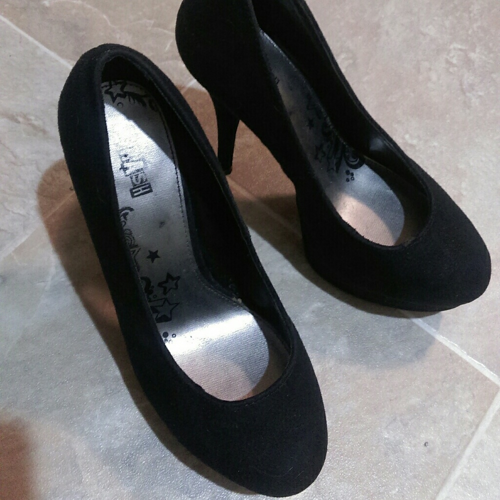 SOLD black heels